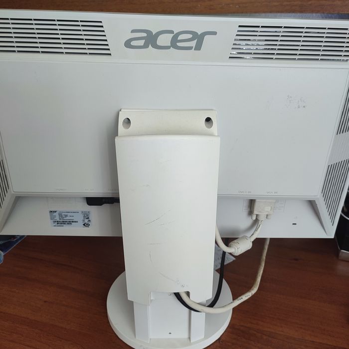 Монітор Асеr B243 HL/24" Вбудовані колонки 2х2W
Стан справний, без зау