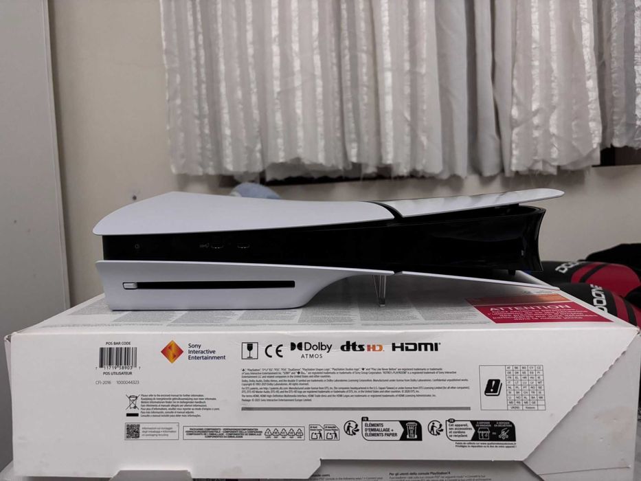 PS5 Standard 1 TB com Leitor de Disco – Como Nova | Pouco Uso + Astro