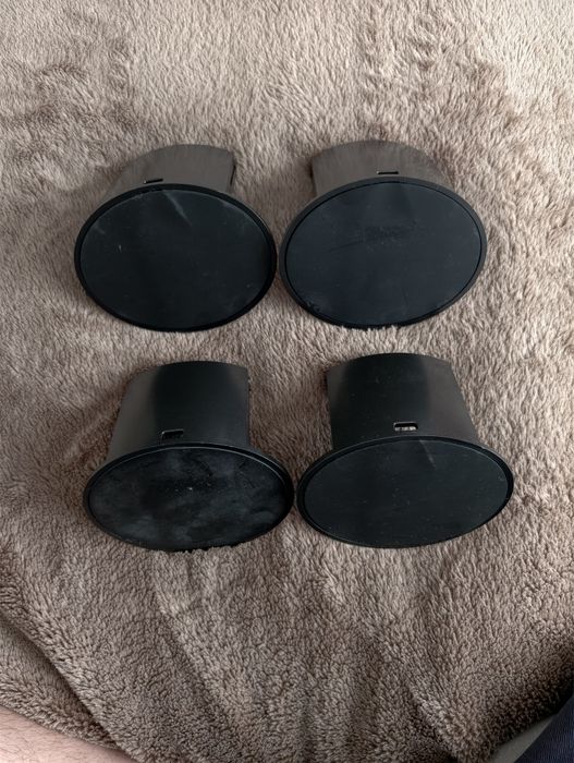 Podstawki pod głośniki Harman Kardon