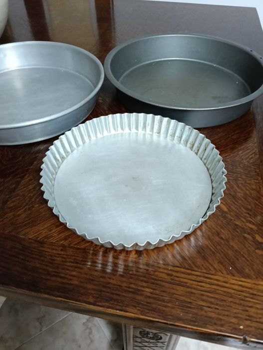 3 formas de tarte e bolo em excelente estado