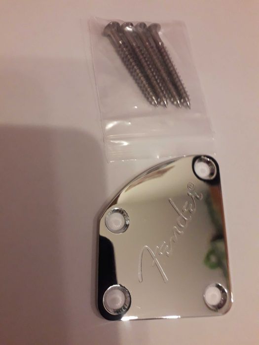 Płytka, neck plate do  gryfu gitary z logo Fender