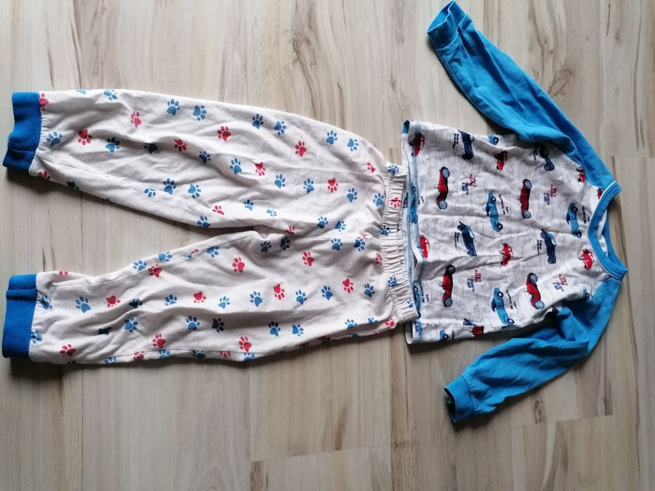 Oddam piżamę dla chłopca r 98
