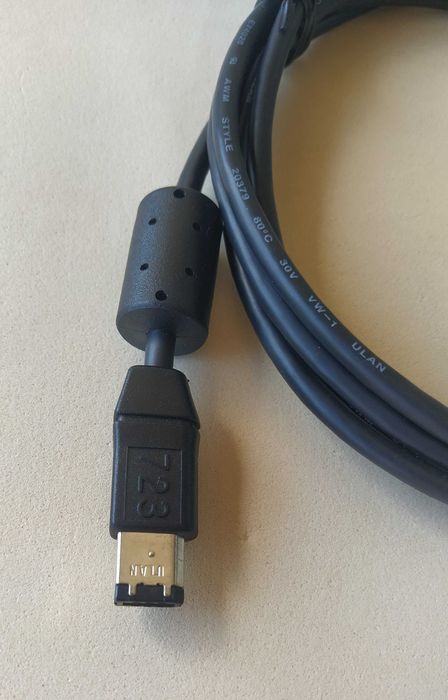 Cabo FireWire 400 (IEEE 1394) -conetor de 6 Pinos para 4 Pinos) com filtros - 1,8 m - Novo