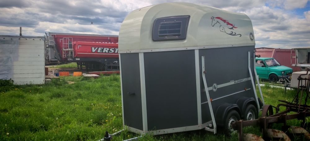 Przyczepa dla koni do przewozu zwierząt 2015r