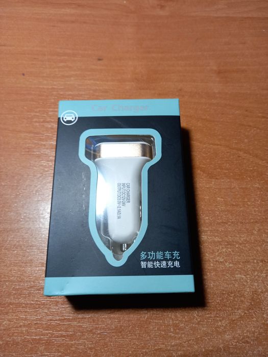 Зарядное 'USB 2 и трансмиттер