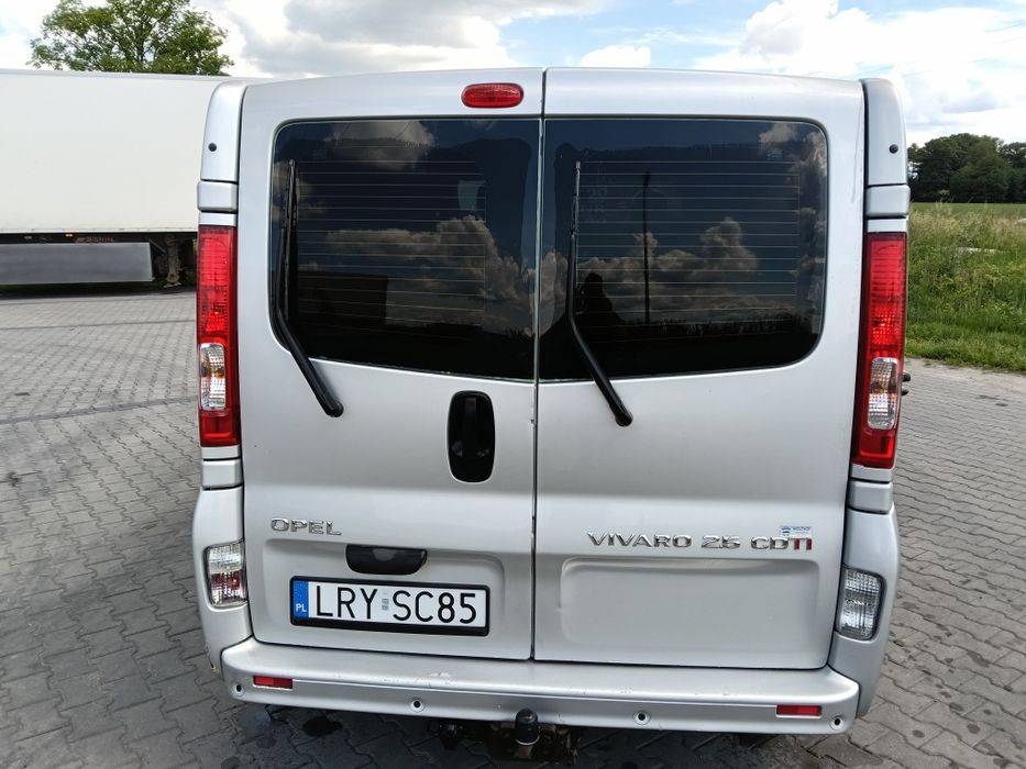 Opel Vivaro 2.5 145km