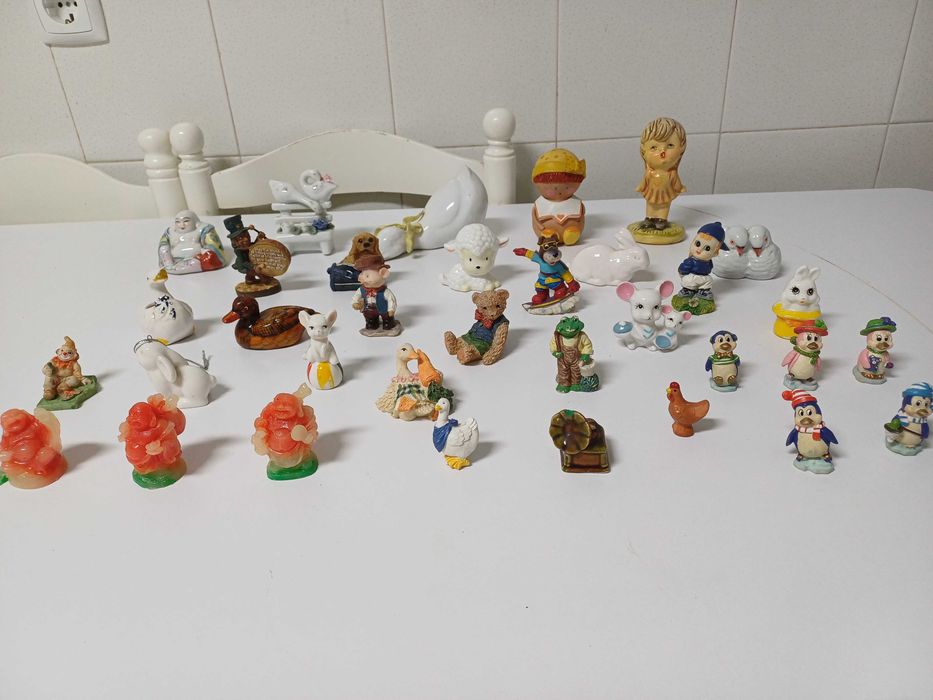 Bonecos e figuras várias 34 unidades