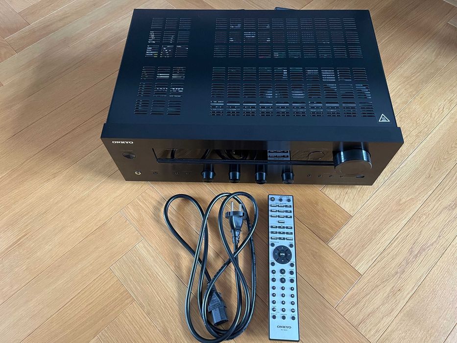 Amplituner stereo ONKYO TX-8470