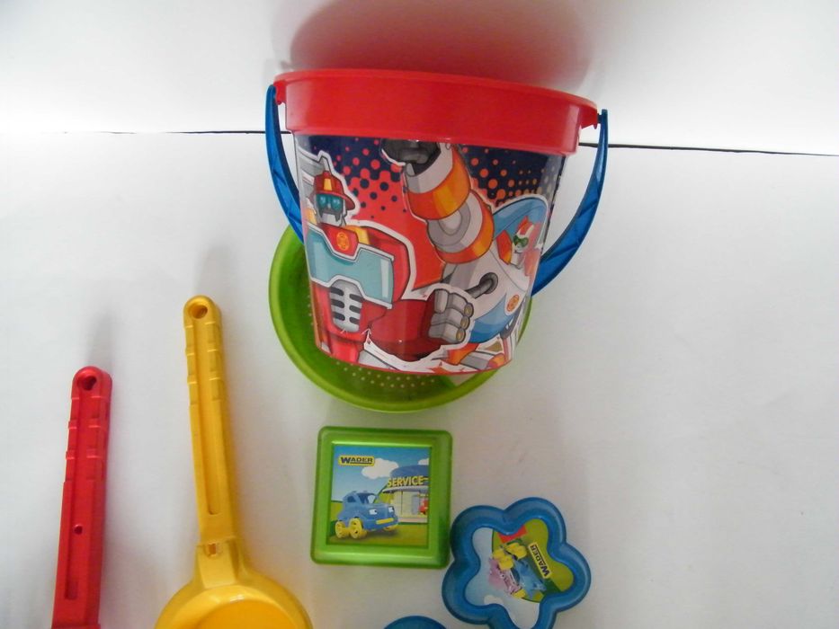 WADER Transformers komplet do piasku 10 el.  - Rescue Bots