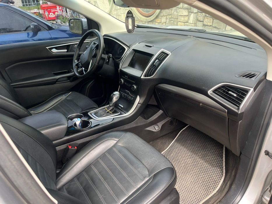 Ford edge 2015.