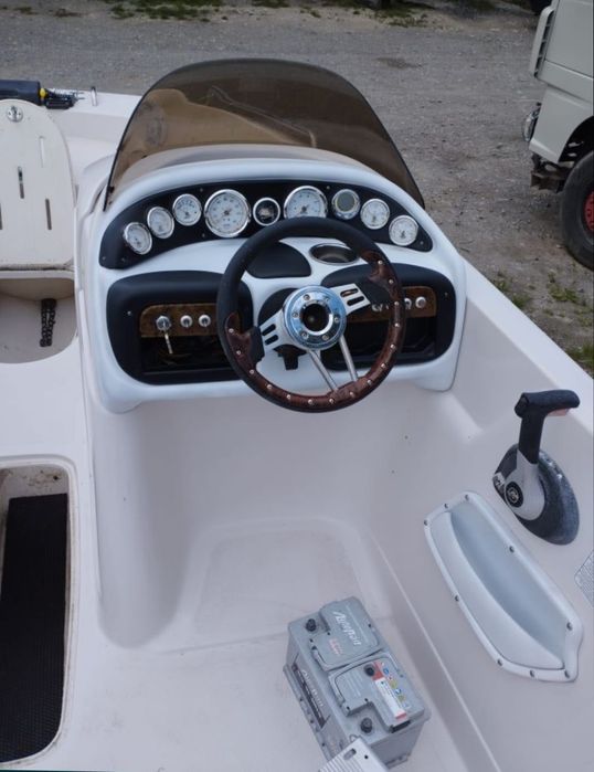 Катер Тахое Боурайдер 225