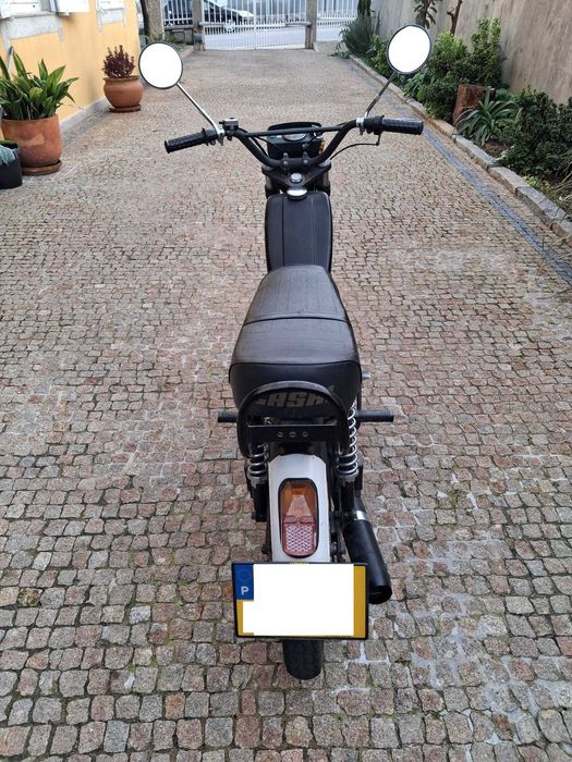 Casal Boss K168, mota clássica de 50cc, ano 1989.