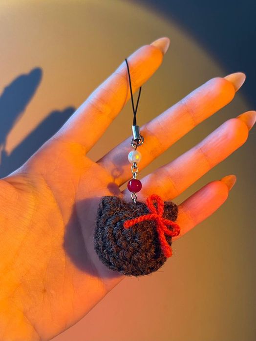 Брелоки в'язані на сумку, ключі, телефон, чехол