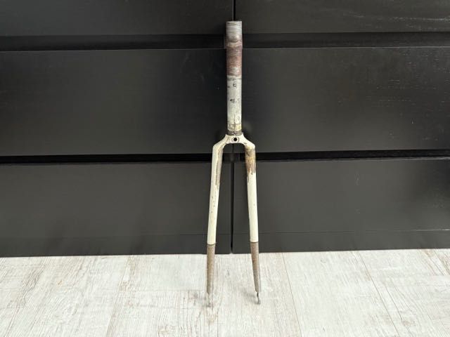 FORK6	Widelec Sannino Campagnolo 1’ sterówka 18,5 cm - uszkodzony