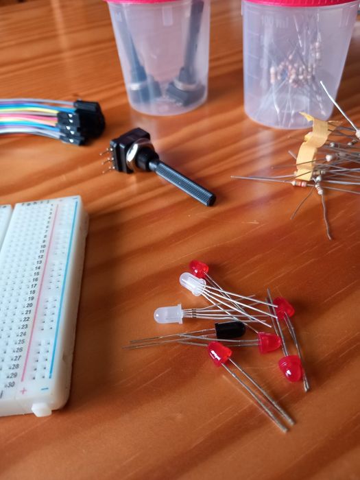 Componentes Eletrónicos (Ideal para Arduino)64170298099075120