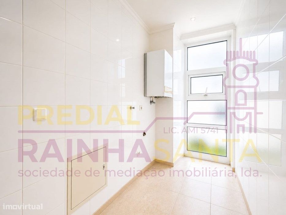 Apartamento T2 com Garagem em Box - S. Martinho do Bispo, Coimbra