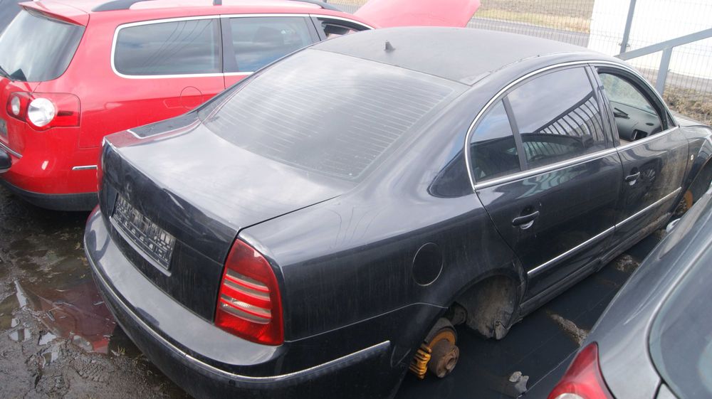 Skoda Superb 2004 Lakier(9910) na części maska zderzak klapa błotnik