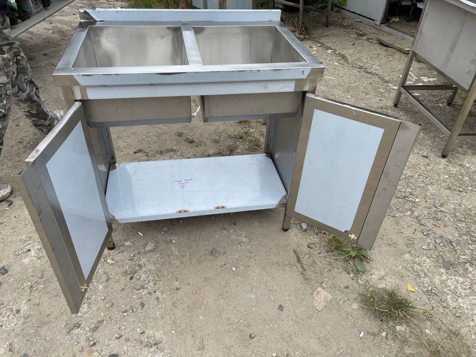 Вироби з нержавійки для кухонь рестранів, барів, кафе, їдальні -столов