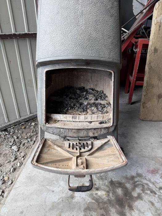 Jotul 4 żeliwny piec