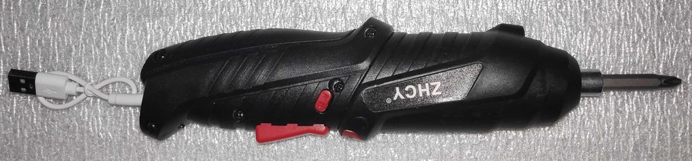 Отвёртка аккумуляторная. С поворотной рукояткой, подсветкой, реверсом.