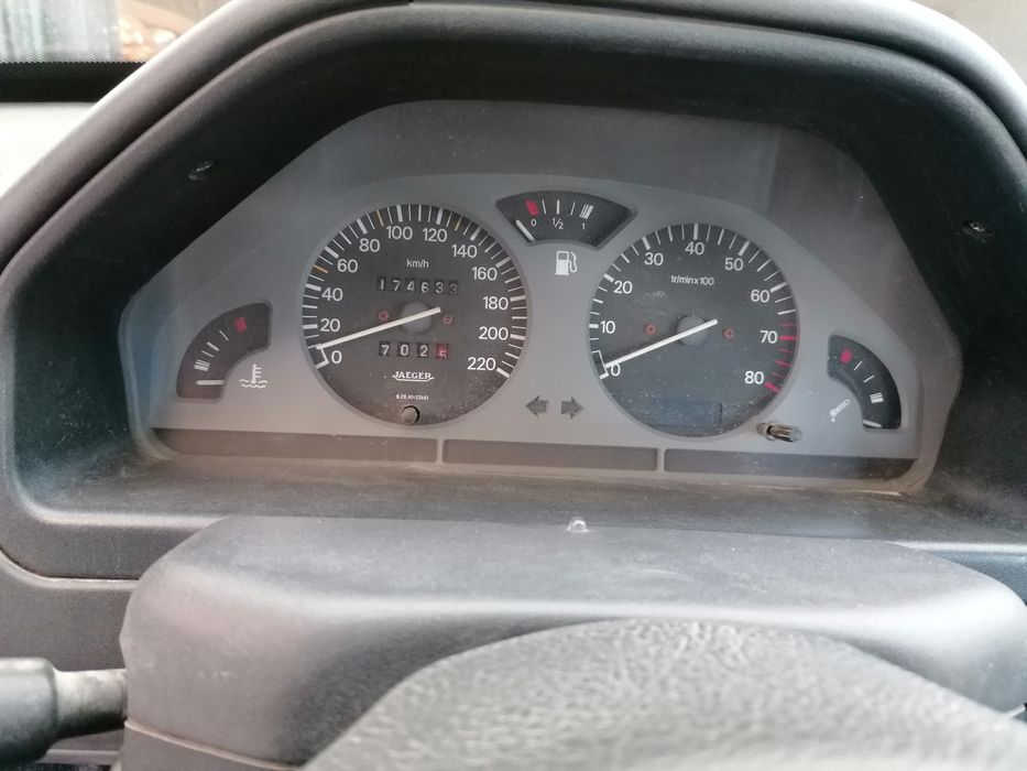 Vendo ou troco Peugeot 106 xsi por carro de 5 Lugares a  diesel