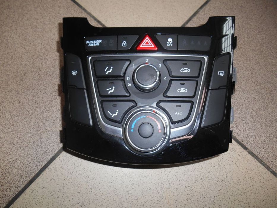 Panel klimatyzacji Hyundai I30 II 2013r. Europa 97250-A6040GU