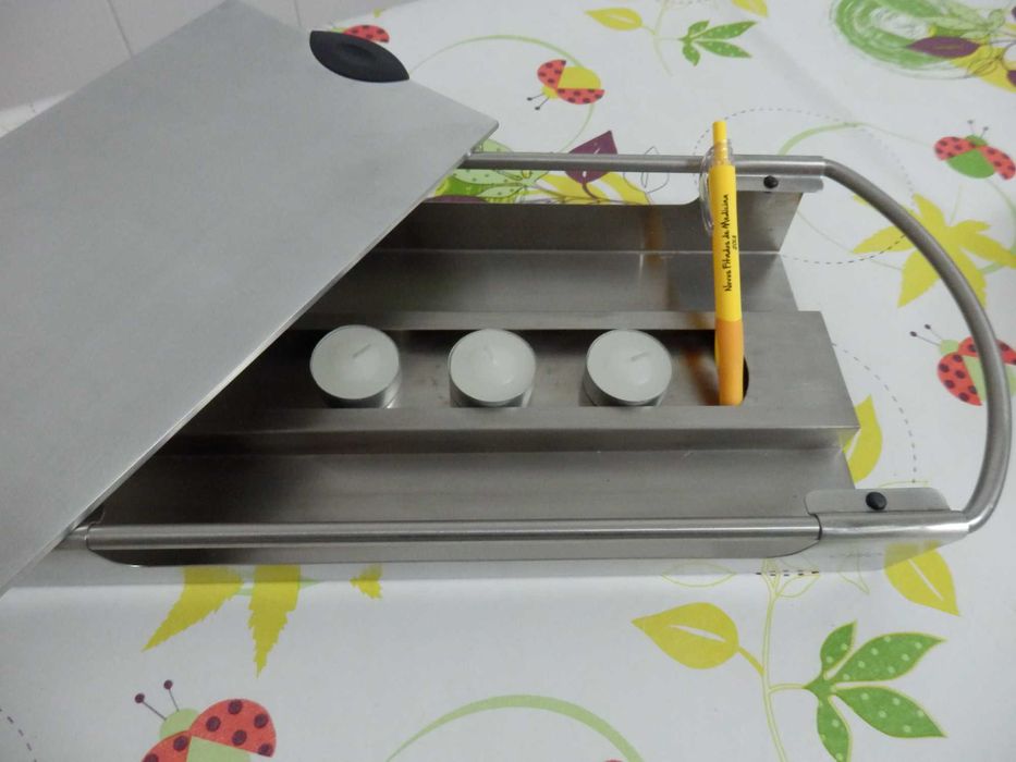 Tabuleiro para manter a comida quente