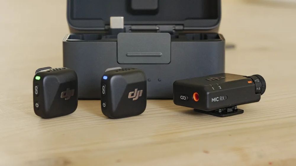 Мікрофонна радіосистема DJI Mic Mini (2TX + 1RX + Charging Case)