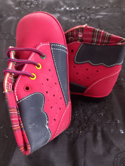 Botas criança novas