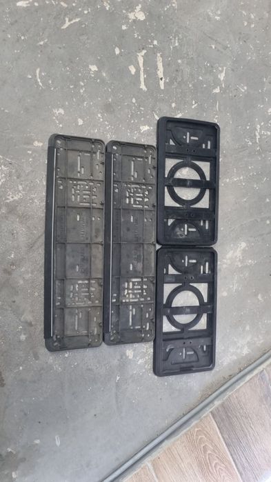 Номерні рамки, касетники