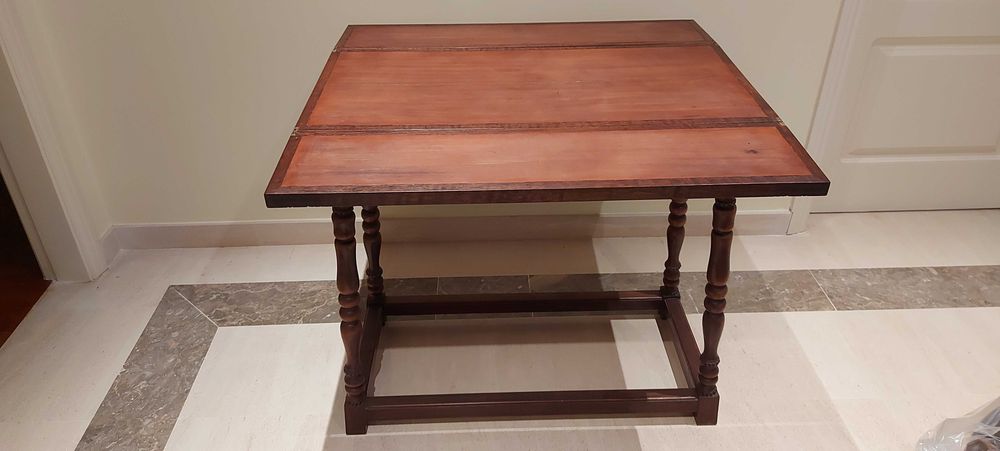 Mesa de jogo antiga