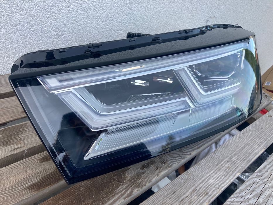 Lampa audi q5 80a