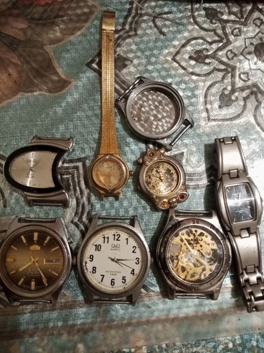 Годинник . Часи .