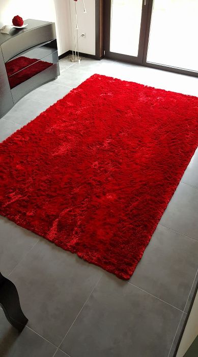 1 Tapete Shaggy 200x300 + 1 Tapete Shaggy 140x70 + 2 Almofadas 50x50