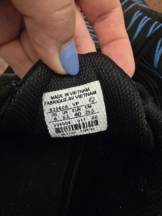 Buty młodzieżowe NIKE 40