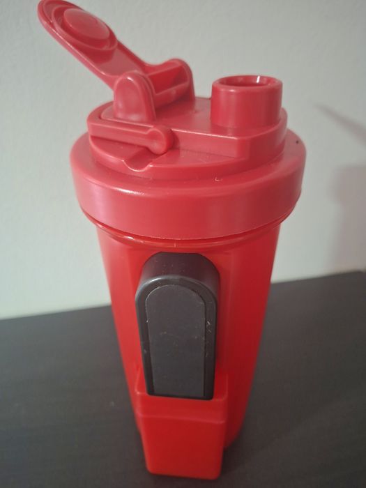 Shaker de 700 ml com iman para tlml