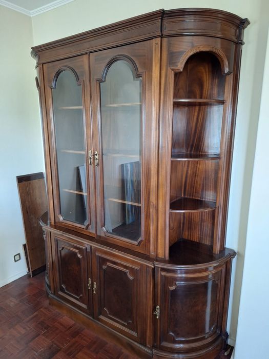 Armário/Cristaleira de Madeira