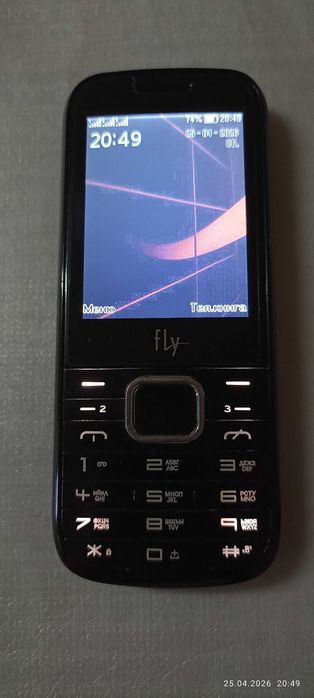 Кнопочный телефон на 3 симки Fly TS 107