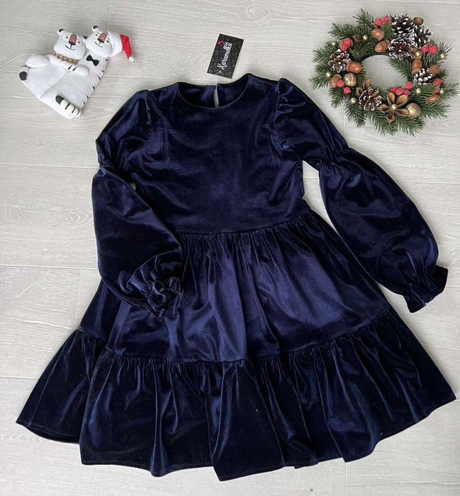 Гарна святкова сукня для дівчинки