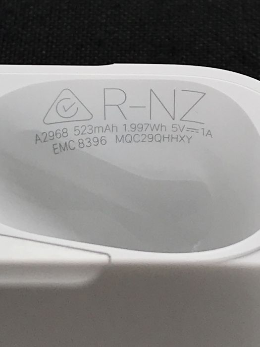 Кейс airpods Pro 2 Original Model A 2968 type-S. A 2700 lightning Б/У