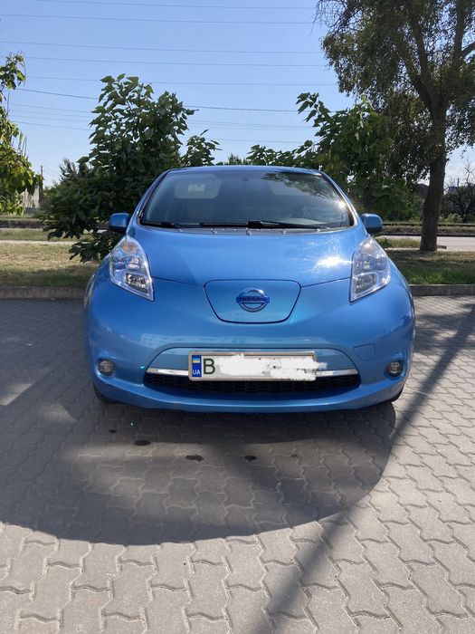 Продам Nissan Leaf