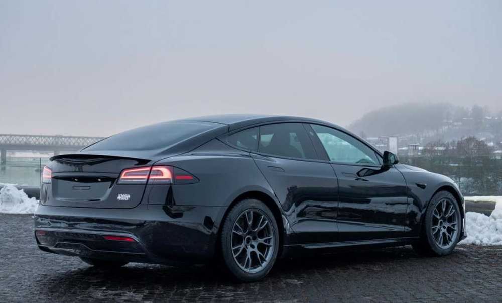 Tesla Model S 2023 року