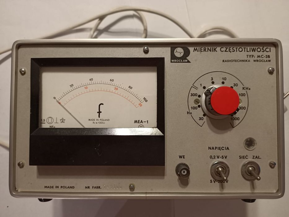 Stary miernik częstotliwości MC-3B.