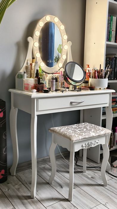 Toaletka stolik do makijażu