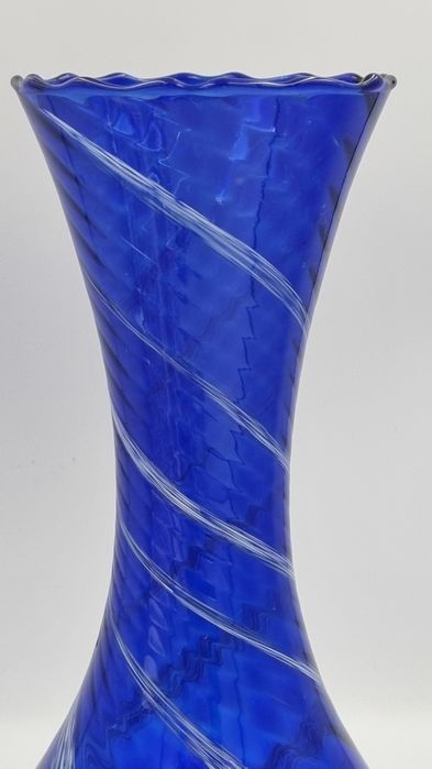 Śliczny kobaltowy wazon Huta Krosno