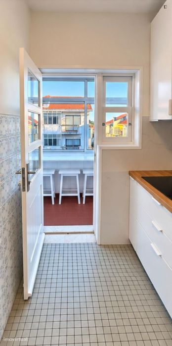 Quarto - localizado em Mafamude Porto