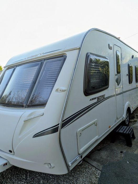 RESERVADA Caravana / impecável/quarto separado levo ao local