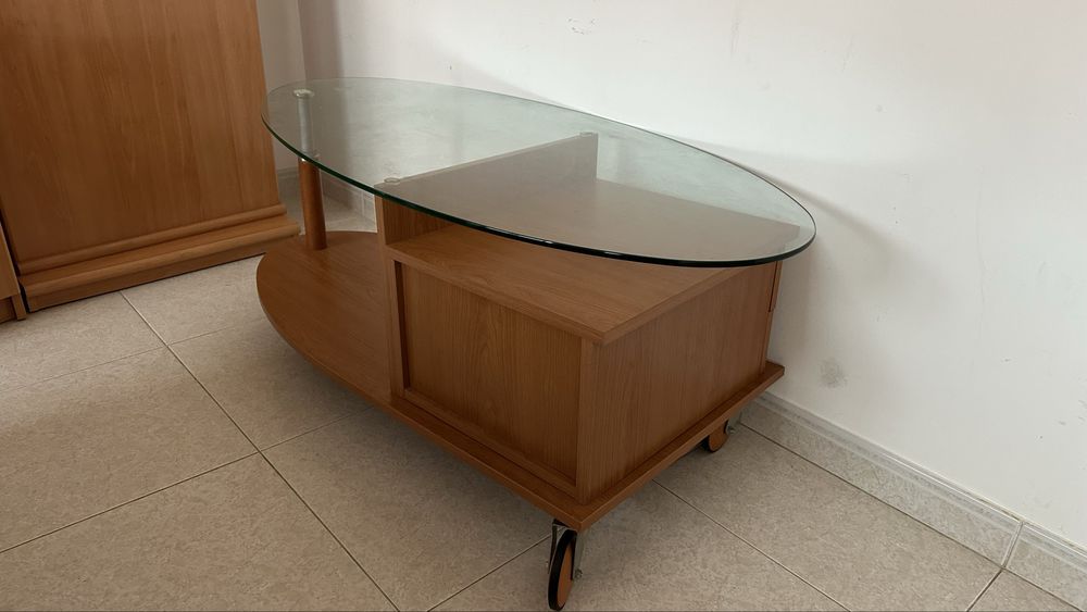 Mesa de Centro c/rodas / Tampo de Vidro