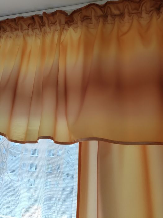 Zasłony ozdobne ombre do salonu - trzy elementy