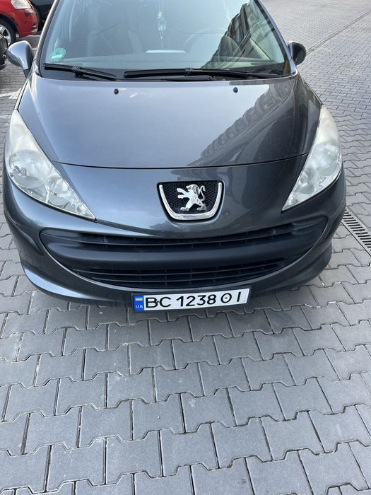 Продається гарний атомобіль, компактний та зручний))